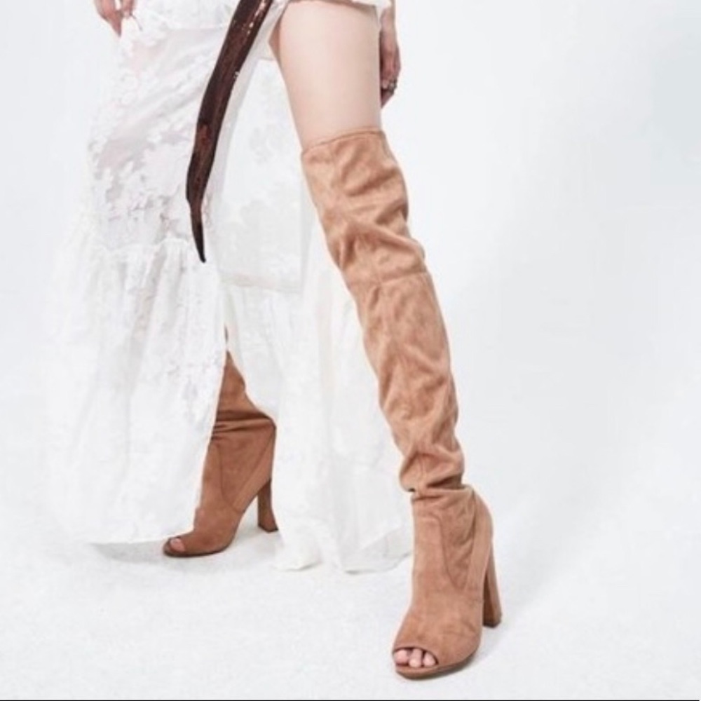 STEVE MADDEN OVER THE KNEE BOOT